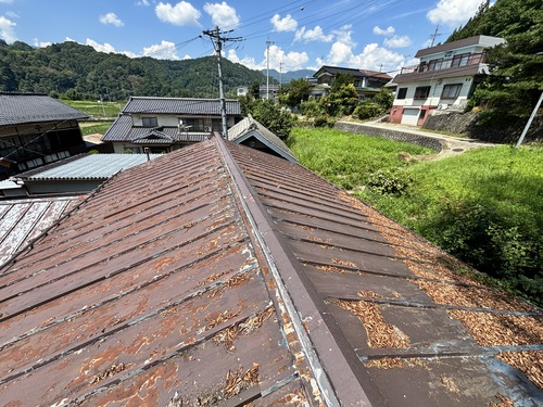 【長野市Y様邸 続編】錆びたトタン屋根が遮熱塗料で蘇る現場レポート
